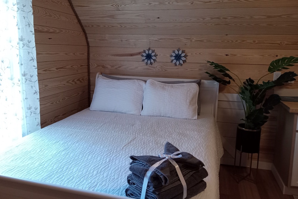 A Bamboo-Inspired Studio in charming Olde Towne