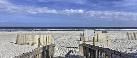 Beach nearby, sun-loungers, beach towels