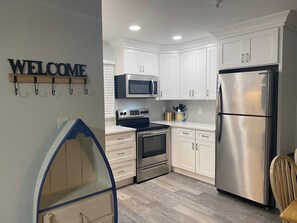 Fridge, microwave, oven, stovetop - Great Family Getaway! (Hilton Head Island)