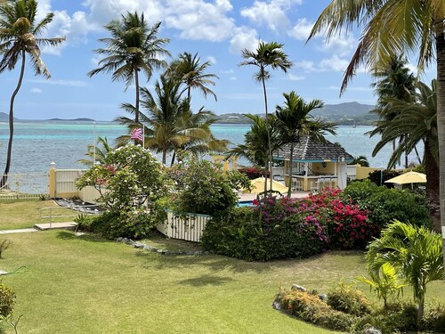 Come Sail Away and relax at our beautifully remodeled 2Br/2Ba condo on the beach