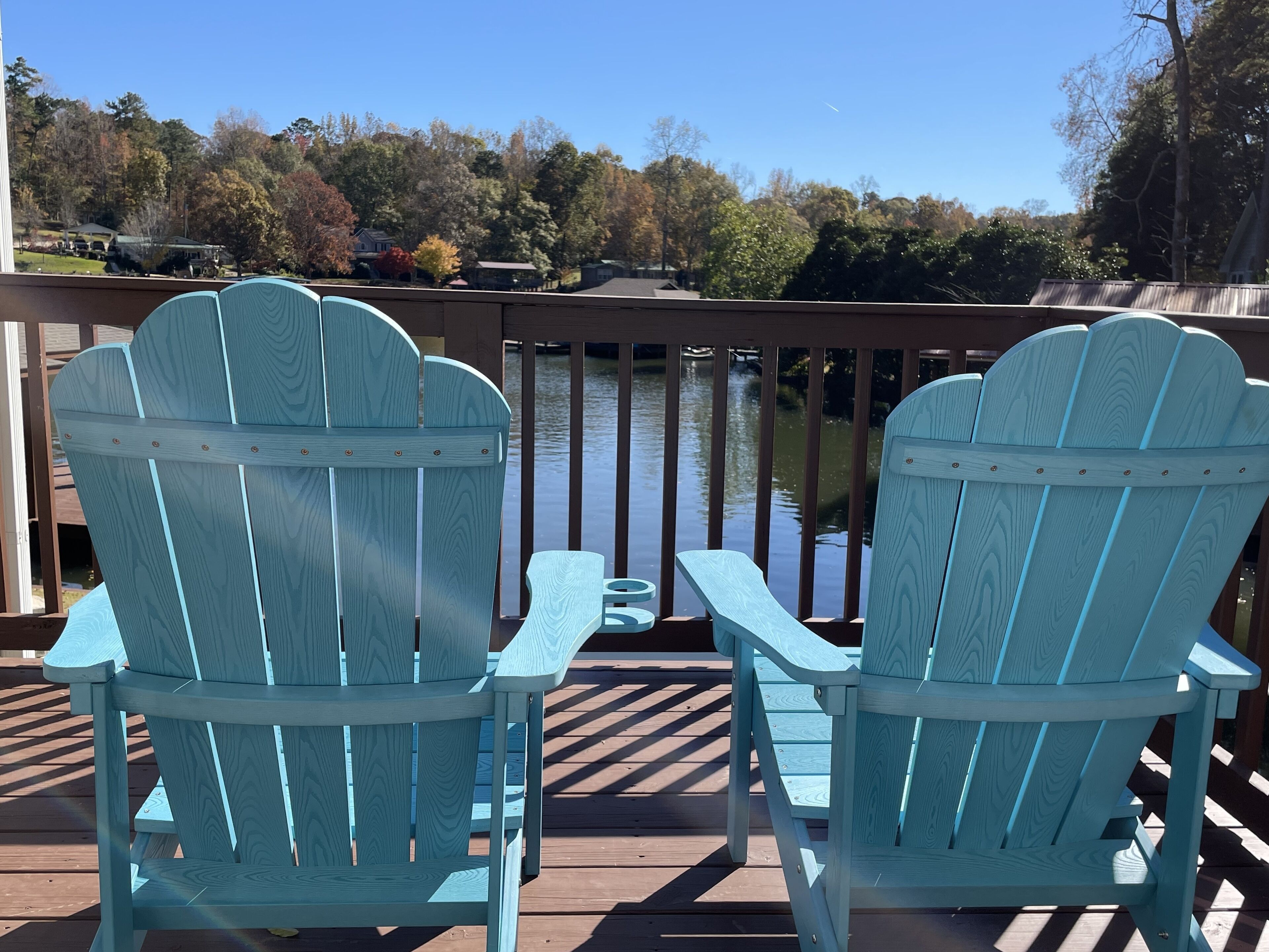 Cozy Lake Front Home with Private Boat Launch/Dock
