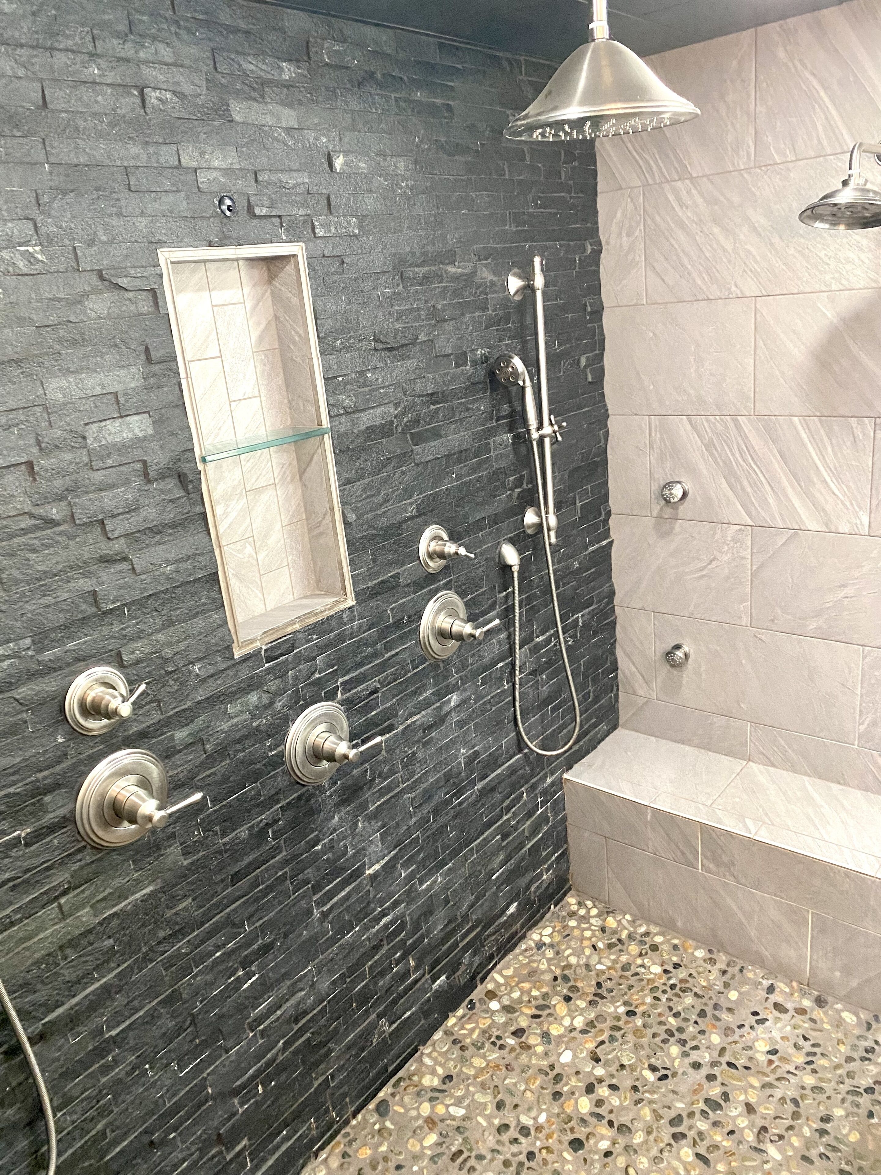 Cozy Lake Front Home with Private Boat Launch/Dock