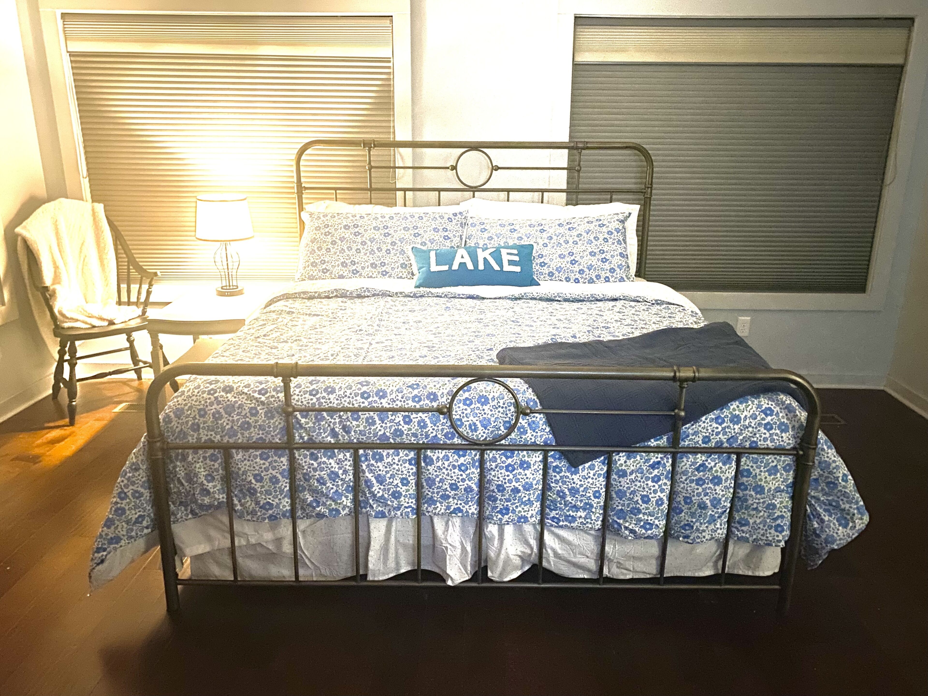 Cozy Lake Front Home with Private Boat Launch/Dock