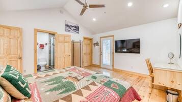 1 bedroom, desk, iron/ironing board, WiFi