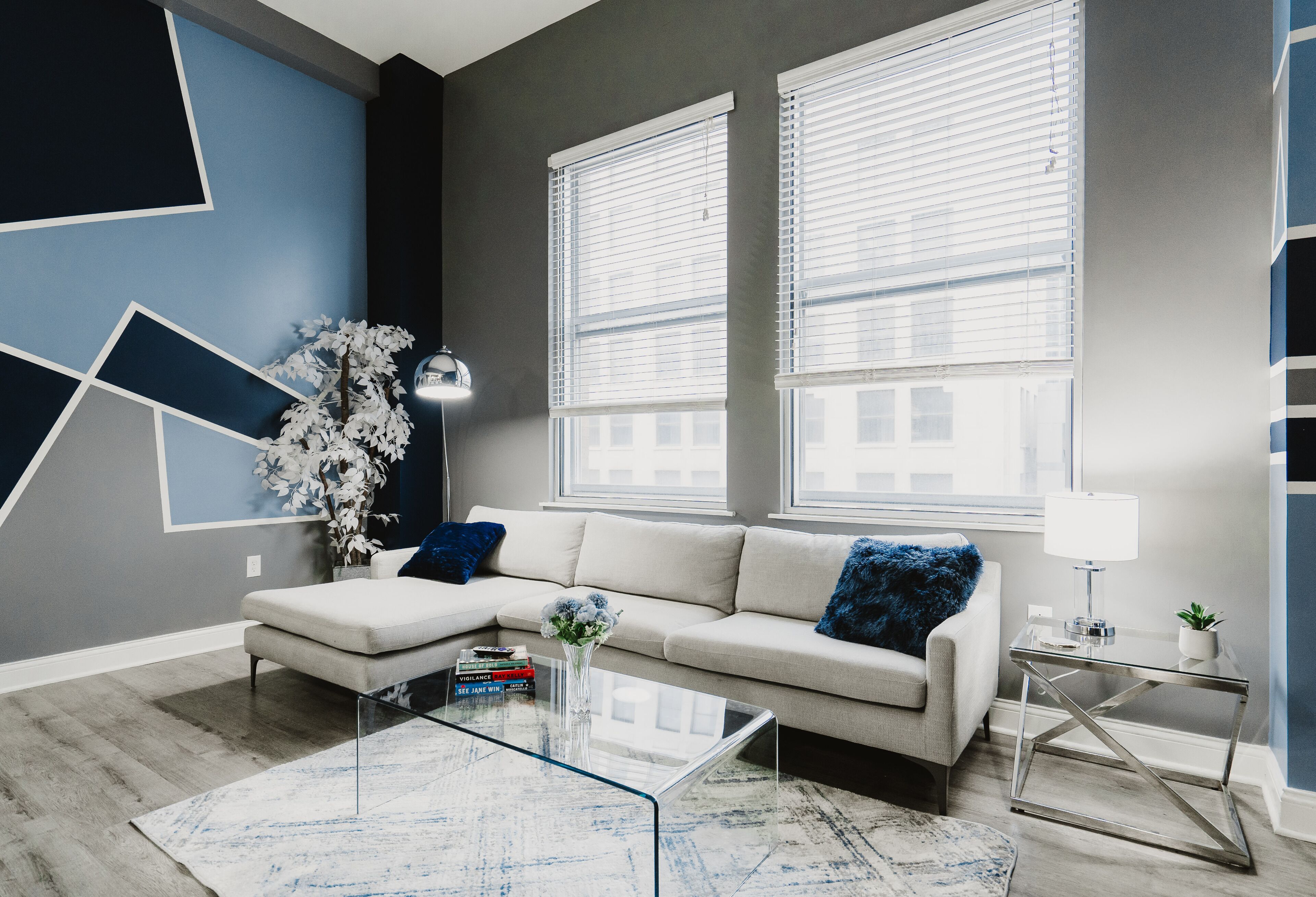 ★Downtown Indy Sky-rise Oasis with Amazing City Views★