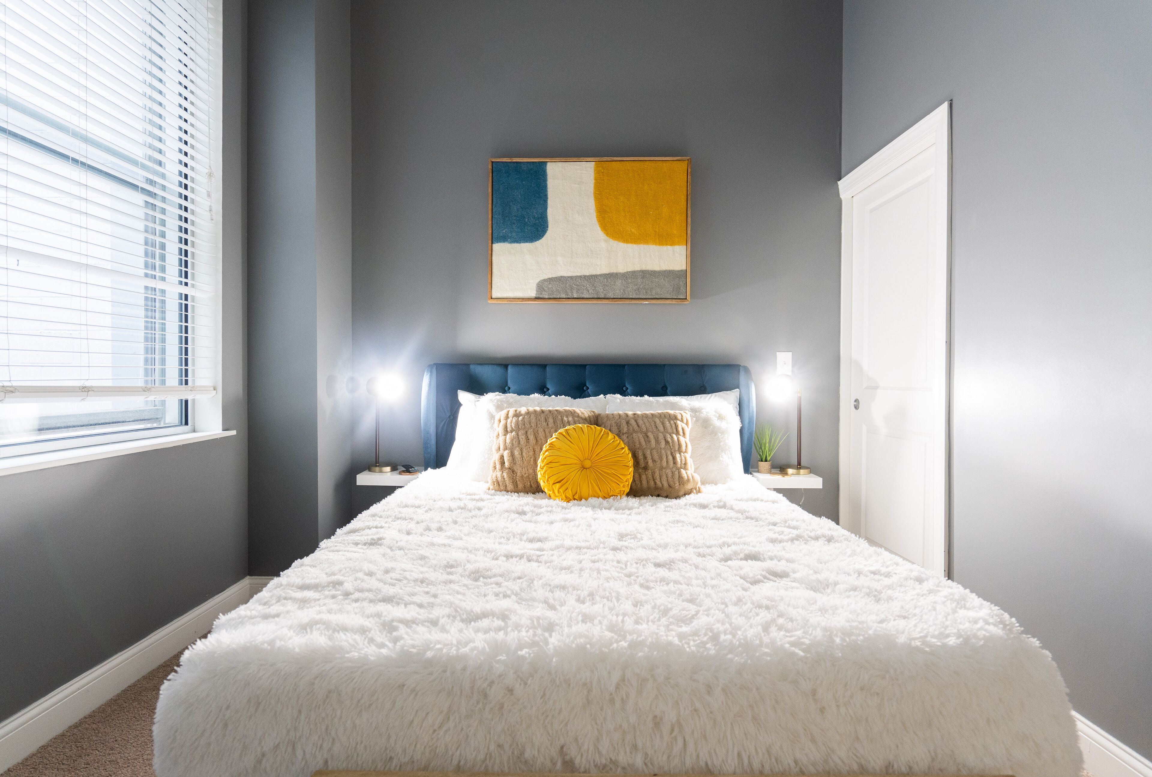 ★Downtown Indy Sky-rise Oasis with Amazing City Views★