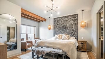 Premium Condo, 2 Bedrooms, Patio, City View | 2 bedrooms, premium bedding, free WiFi, bed sheets