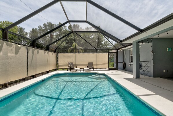 Outdoor pool, a heated pool