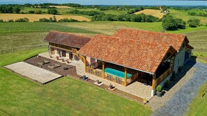 Exterior - Charming 9-person gîte with heated swimming pool (Peyrusse-Grande)