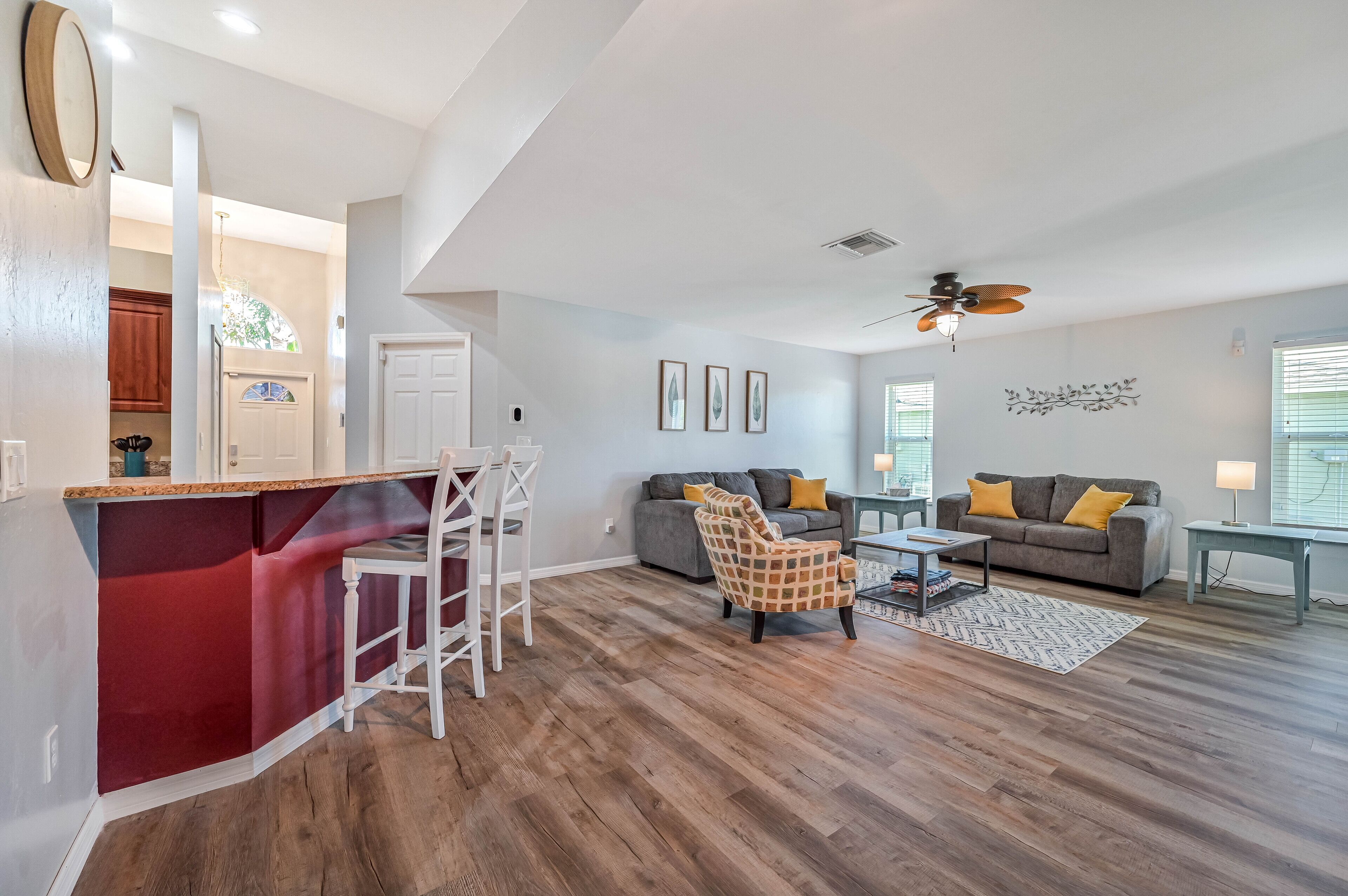 Spacious, King Beds, HEATED SALTWATER POOL HOME, Turtle's Getaway 