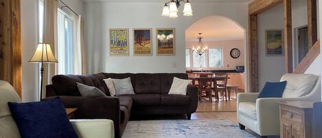 智能電視、電子遊戲、DVD 播放機、足球機