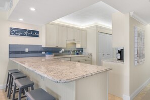 Fridge, microwave, oven, stovetop - June 1–6 Deal! 4-Nt Min | LOCATION! Steps to Beach From Balcony + Beach Service (Miramar Beach)
