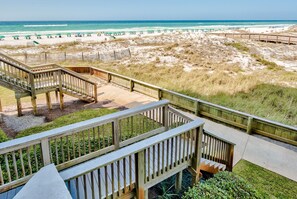 Property grounds - June 1–6 Deal! 4-Nt Min | LOCATION! Steps to Beach From Balcony + Beach Service (Miramar Beach)