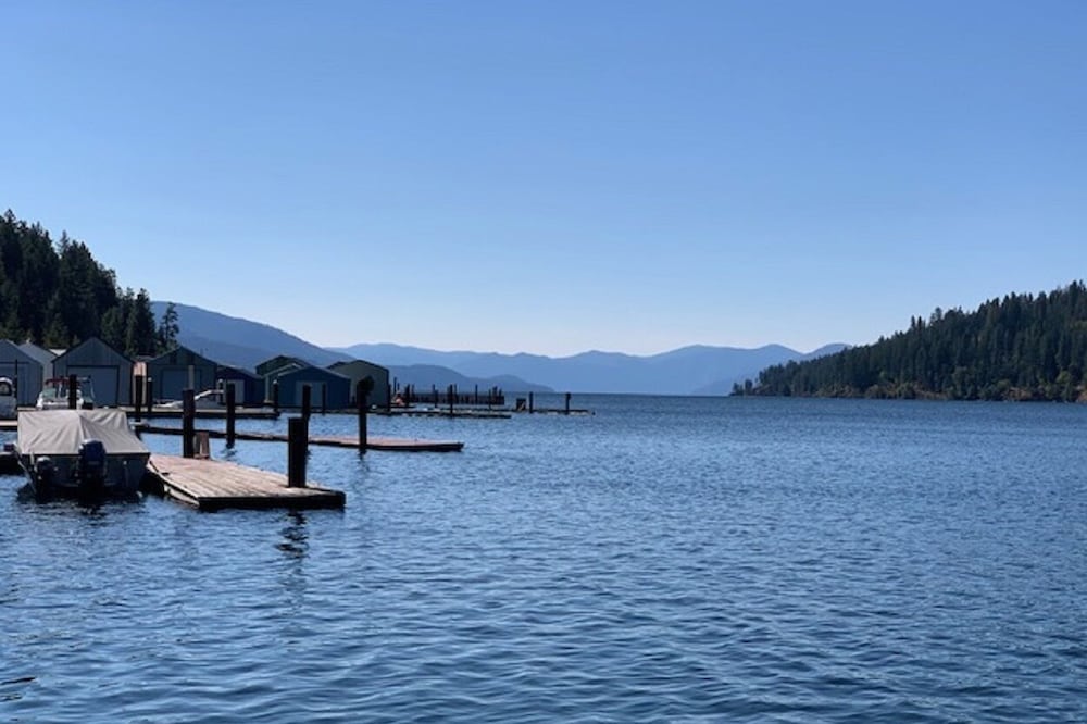 Waterfront Home-Great Fishing, Mountain Views, & Close to Schweitzer Ski Resort