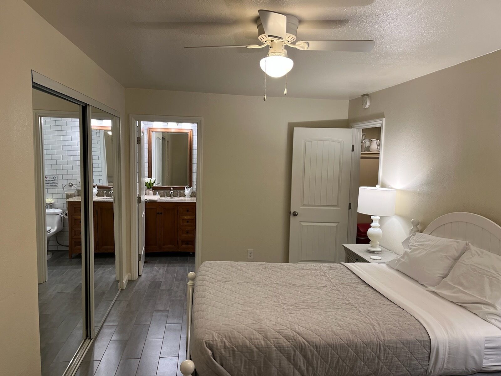 2 bedrooms, desk, iron/ironing board, free WiFi