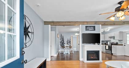 2 Bedroom with Office Space Close to Downtown