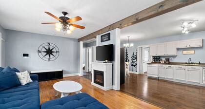 2 Bedroom with Office Space Close to Downtown