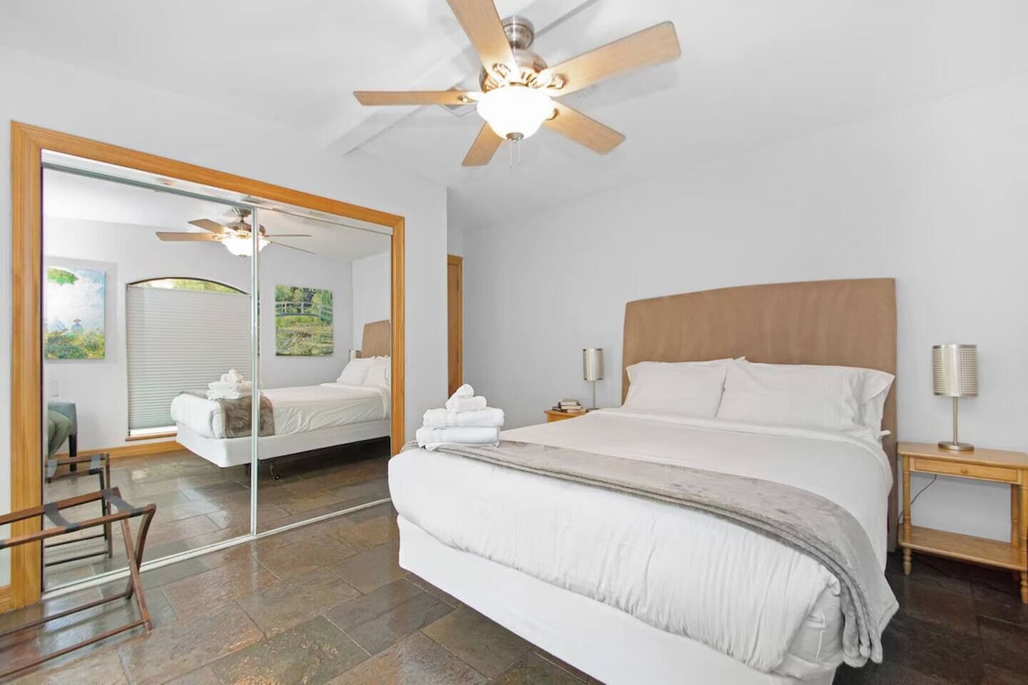 7 bedrooms, desk, free WiFi, bed sheets