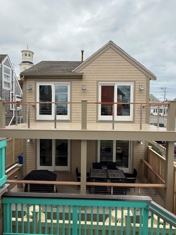 تناول الطعام بالخارج