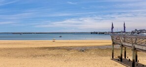 على الشاطئ، مناشف للشاطئ