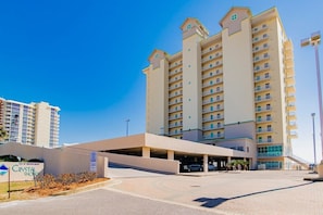 Exterior - Crystal Shores 907 | Beautiful updates, corner unit, beach front! (Gulf Shores)