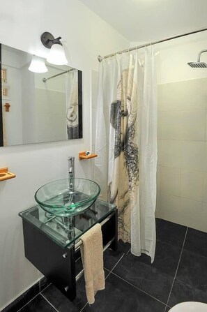Bathroom - Franchipani (La Seyne-sur-Mer)