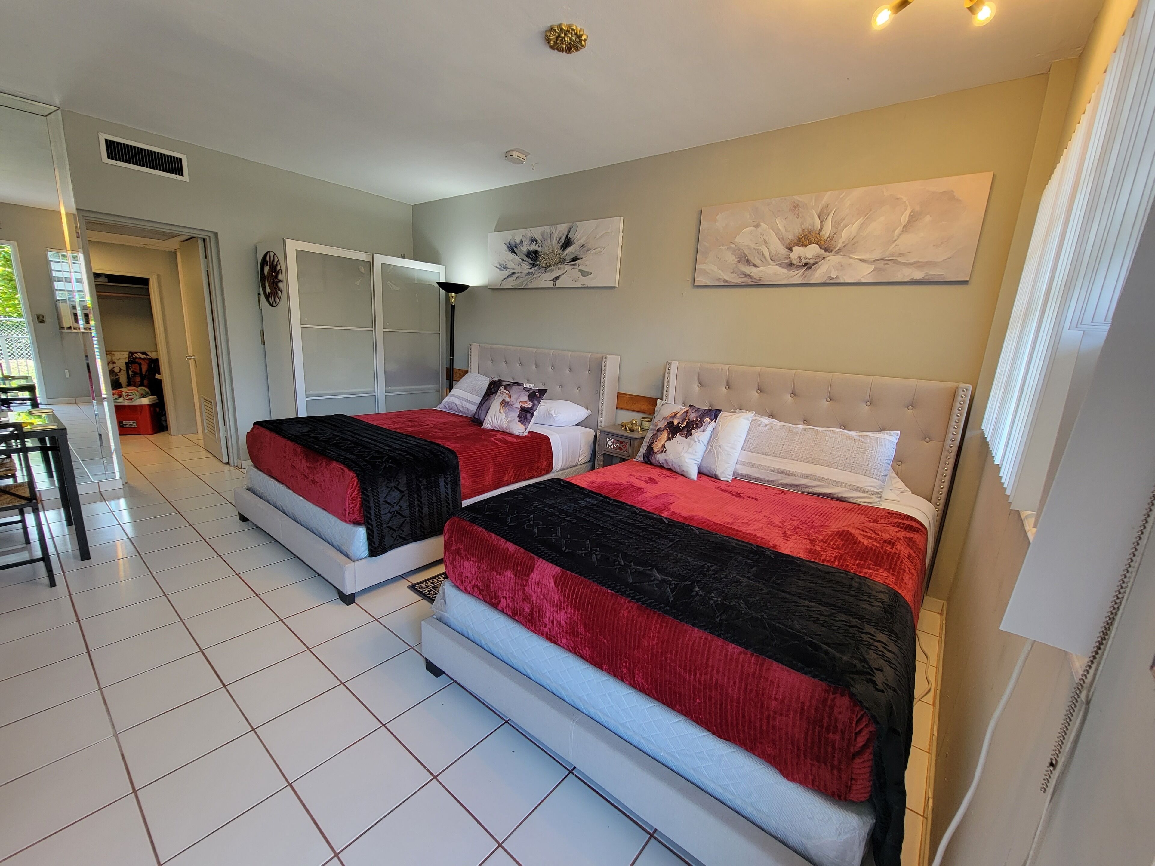 Beautiful Studio close to everything  you may need   :)