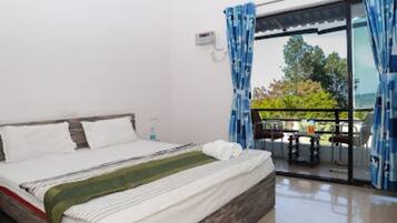 6 quartos, escrivaninha, Wi-Fi de cortesia, roupa de cama