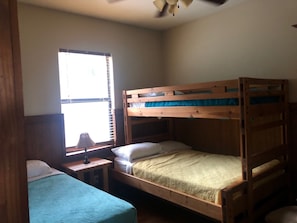 2 bedrooms, free WiFi, bed sheets