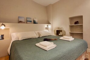 3 Schlafzimmer, Schreibtisch, schallisolierte Zimmer