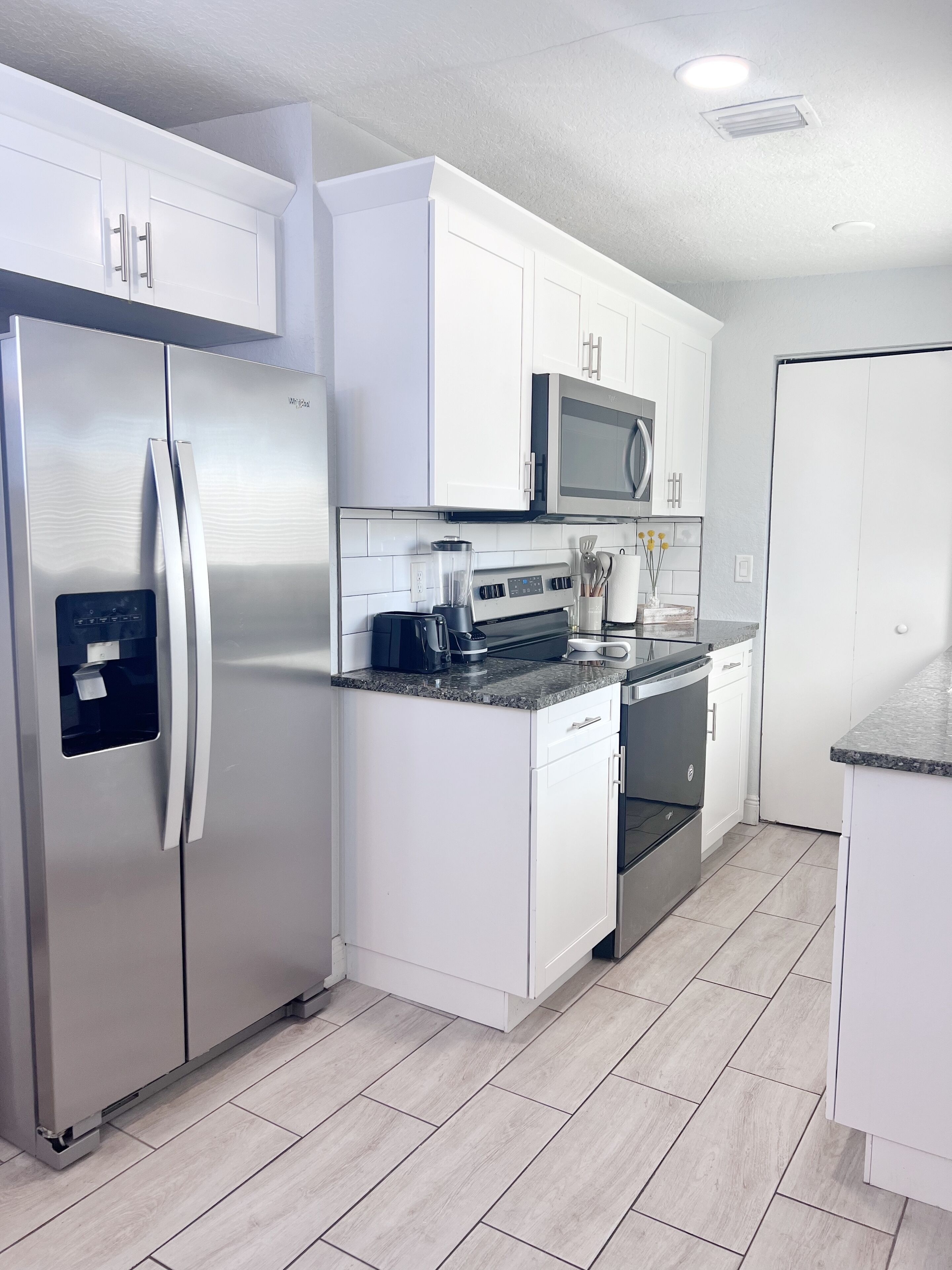 Updated 3/2 home! Minutes from the BEACH!