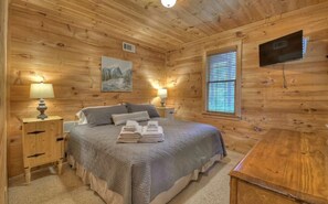 3 chambres, fer et planche à repasser, lit de bébé portatif