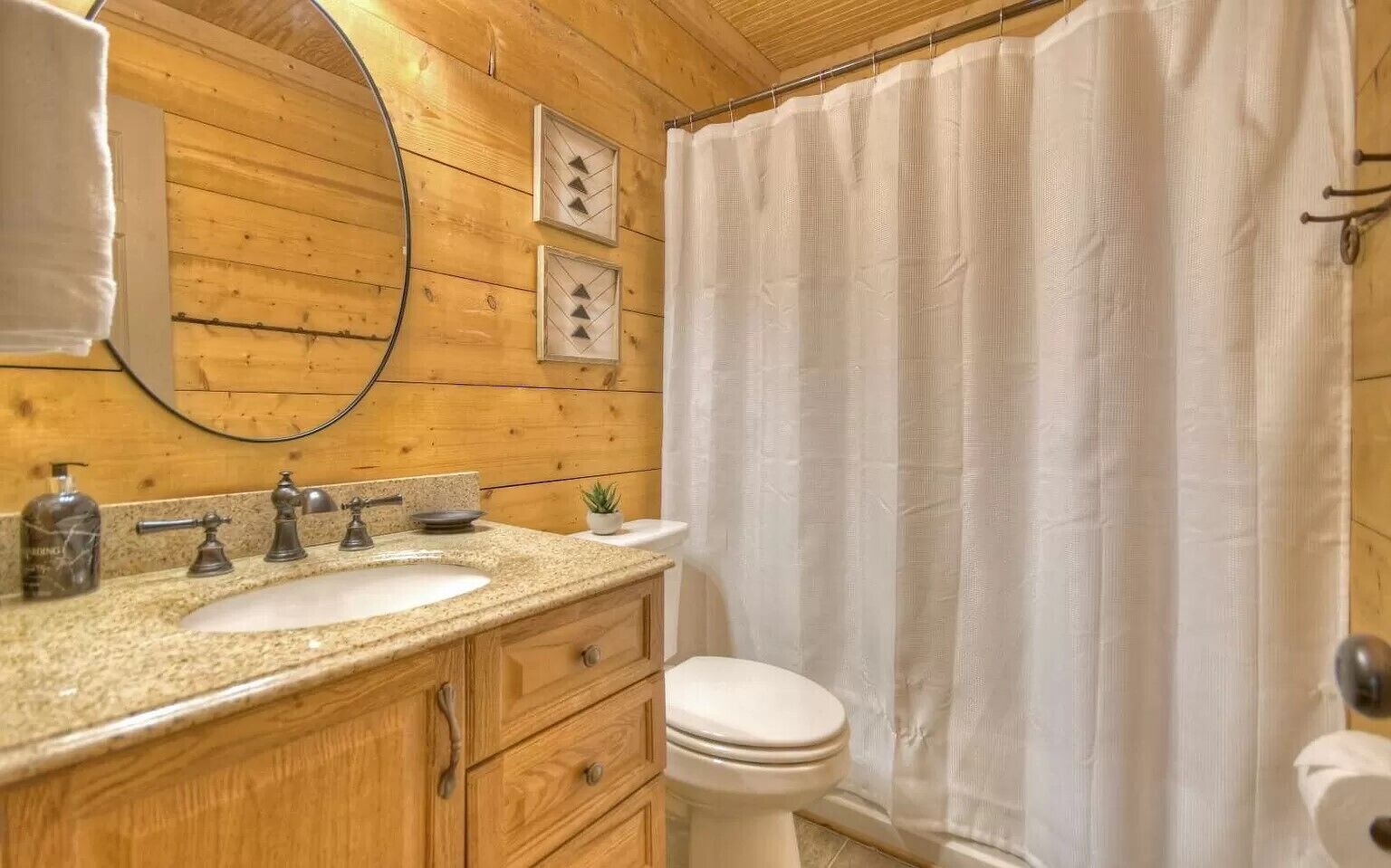 ✨New on VRBO✨ Great Views w Free Wifi +Hot Tub + Fireplace Ellijay & Blue Ridge