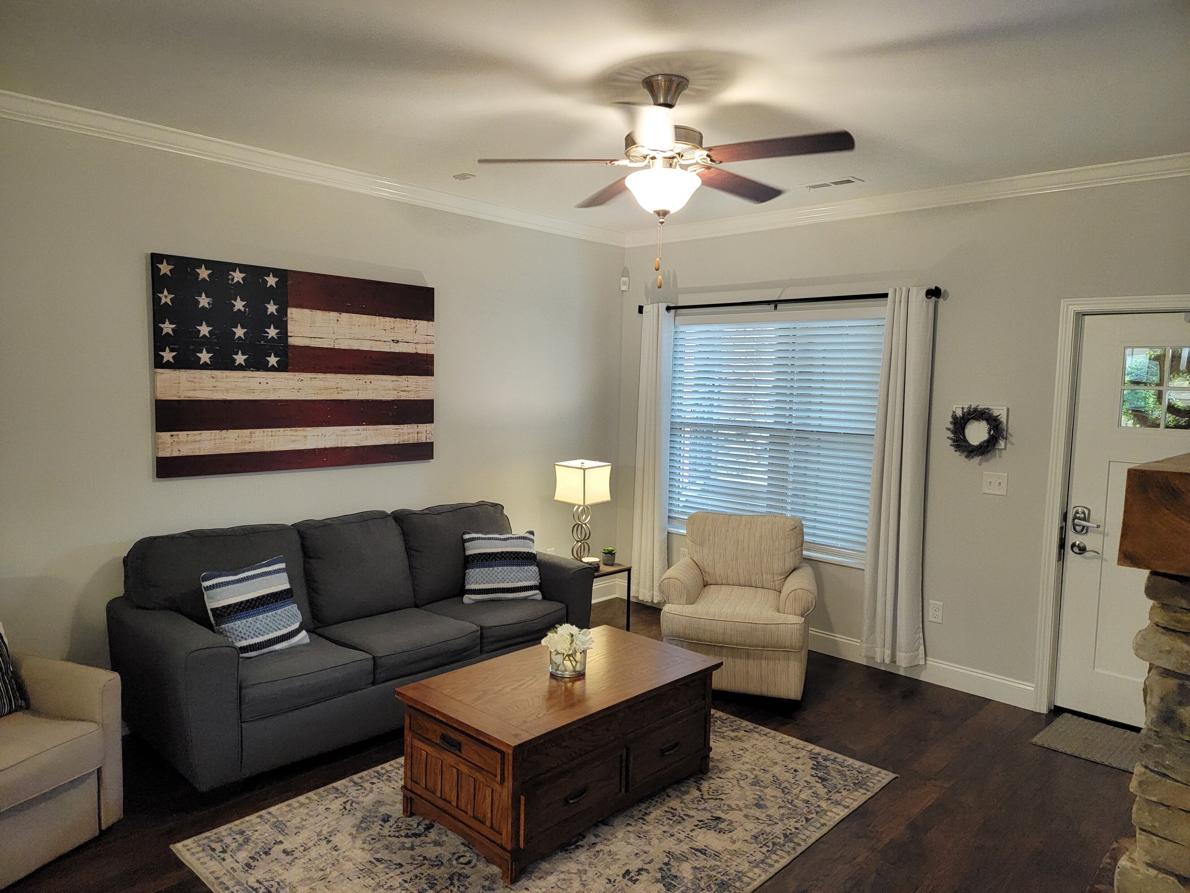 Romantic Peaceful Bear Condo  5 STARS, POOL ELEGANT, SLEEPS 6 NEAR CADES COVE