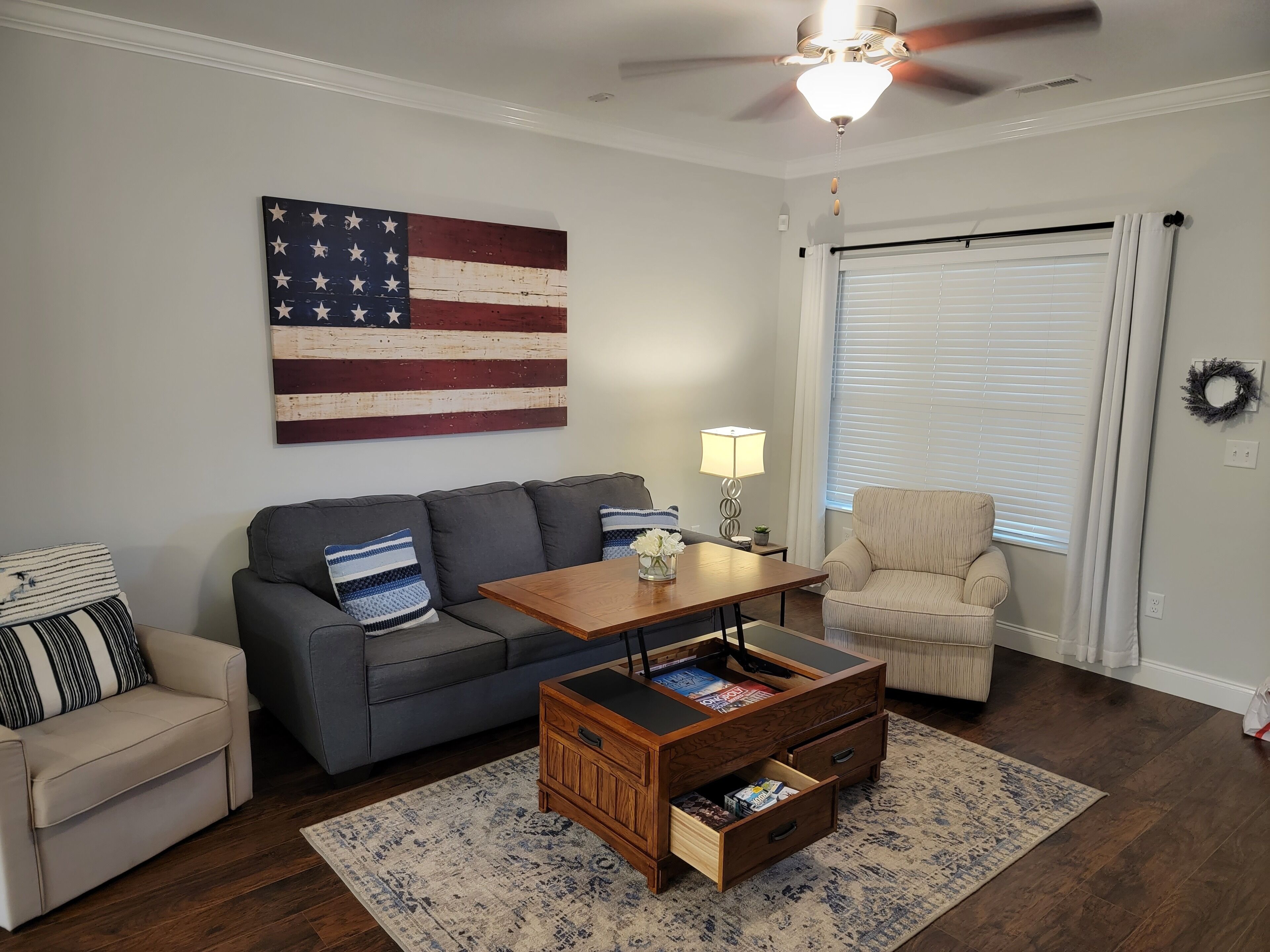 Romantic Peaceful Bear Condo  5 STARS, POOL ELEGANT, SLEEPS 6 NEAR CADES COVE