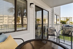 Property grounds - A Wave From it All:  Condo on the Beach (Gulf Shores)