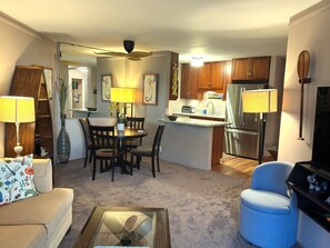 Smart TV - NEW Ocean View 1 Bedroom Condo with unobstructed View and Common Hot Tub (Kihei)