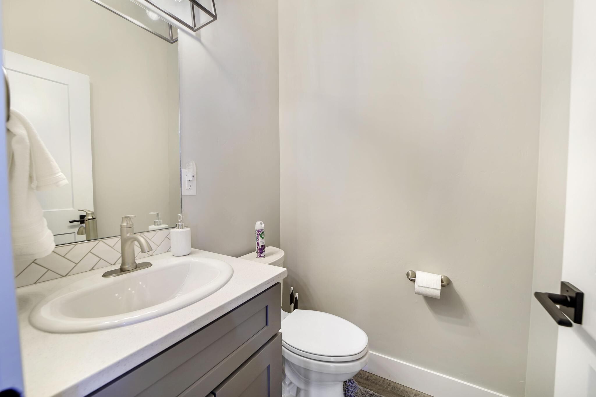 Brand New Construction 2 level townhome Central TF 899