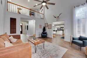 Smart TV, fireplace, Netflix, streaming services - Family-Friendly 4BR w/ Heated Pool, Spa & Game Room near The Woodlands and IAH (Spring)
