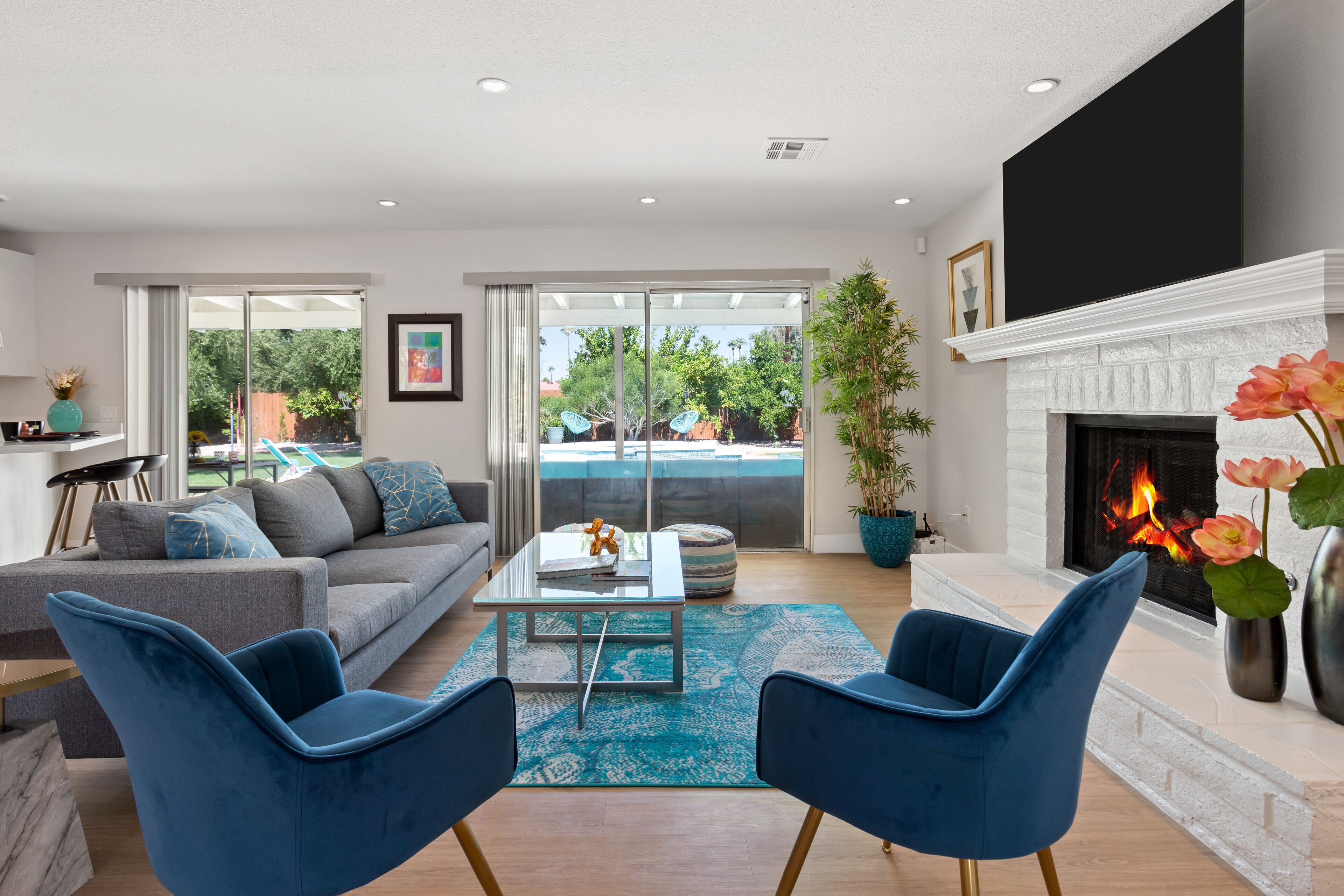 Smart TV, fireplace, computer monitors