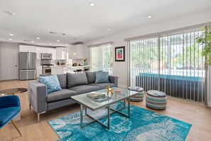 Smart TV, fireplace, computer monitors