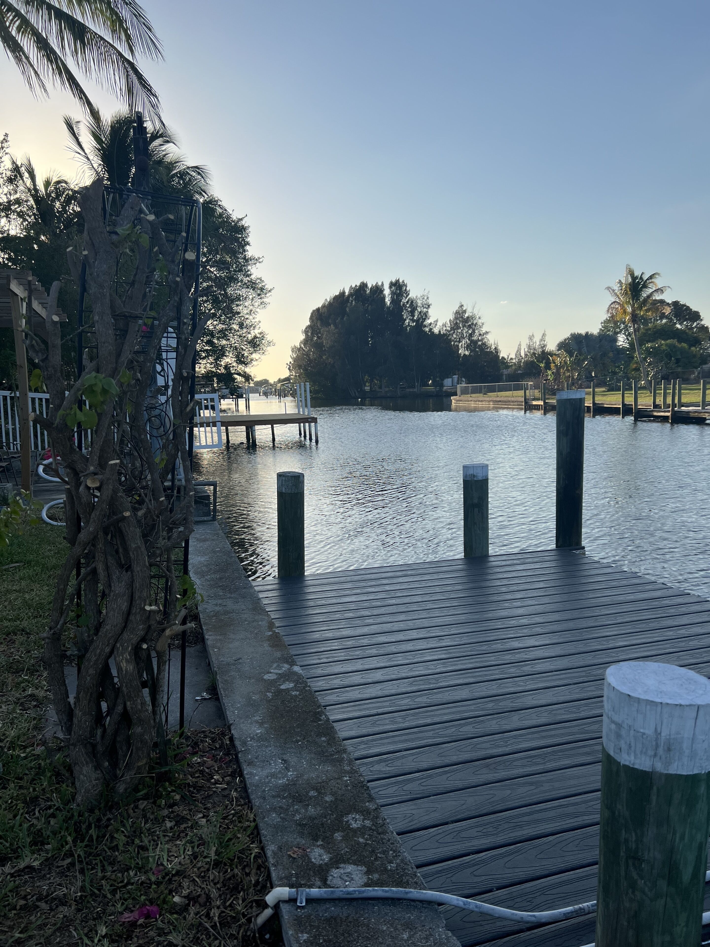 Charlotte's Cottage 3BDR Heated Pool & Canal views