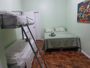 4 bedrooms, iron/ironing board, free WiFi, bed sheets