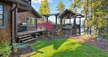 Lakefront Private Home with Boathouse at Priest Lake