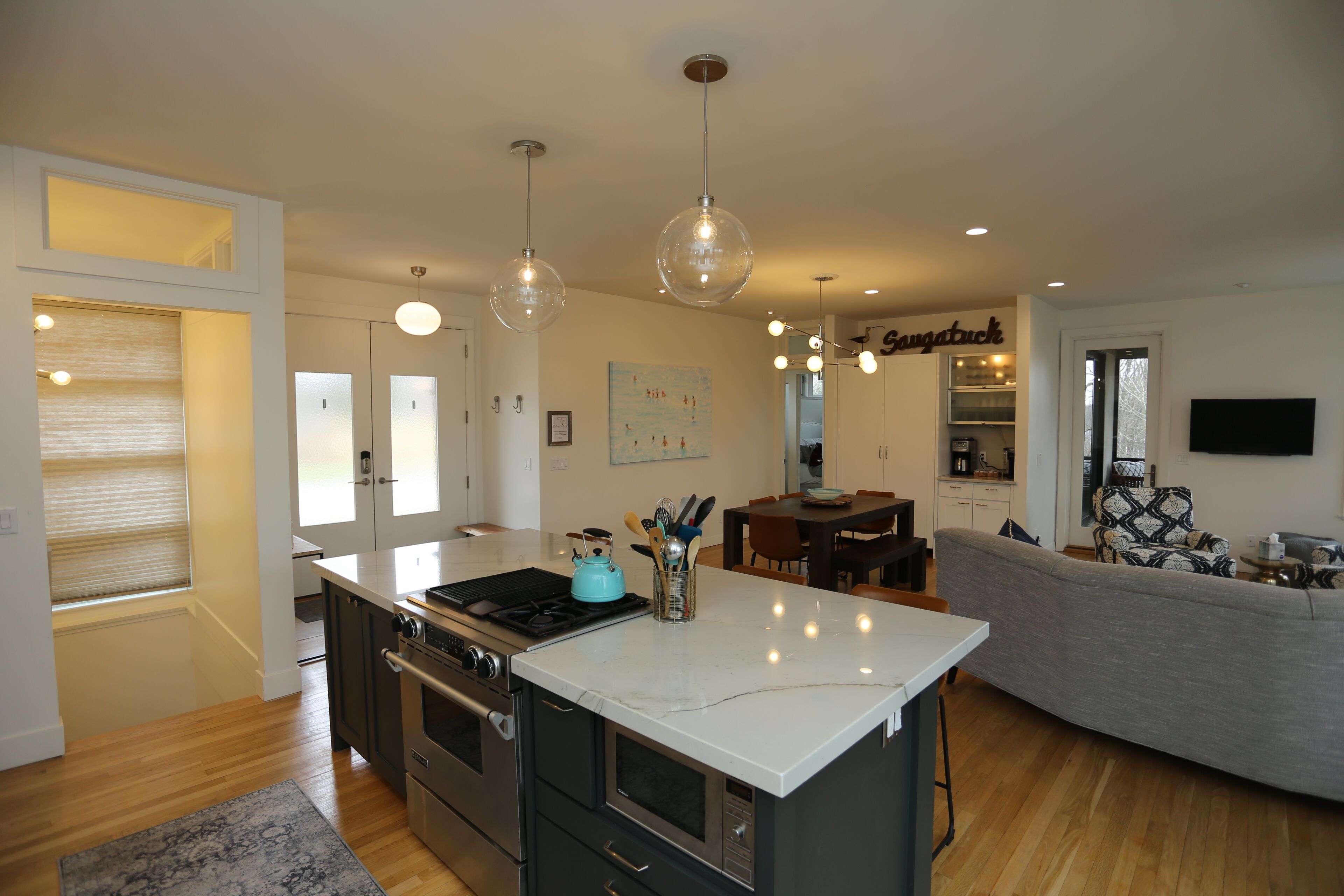 Treetop Retreat With Seasonal Views of the Kalamazoo River