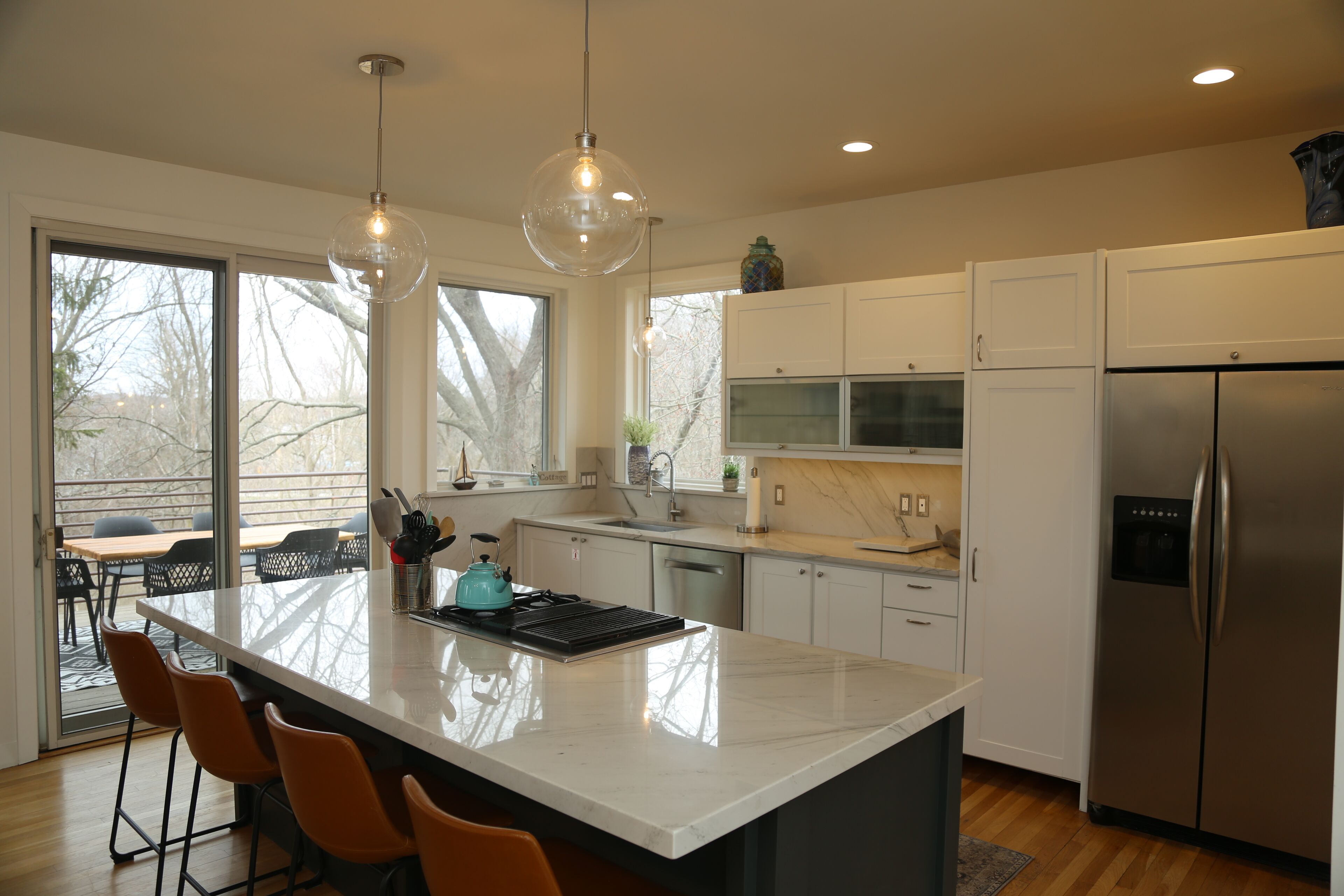 Treetop Retreat With Seasonal Views of the Kalamazoo River