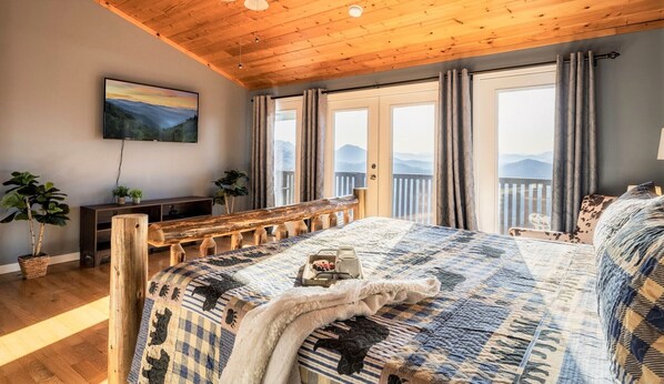 Interior - AMAZING Mountain Views Retreat | Upscale | HotTub | Sleeps 12 | Fire Pit | Games (Sevierville)