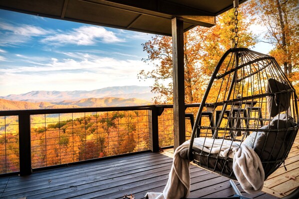 Terrace/patio - AMAZING Mountain Views Retreat | SemiSecluded/HotTub/Games/FirePit/Upscale (Sevierville)