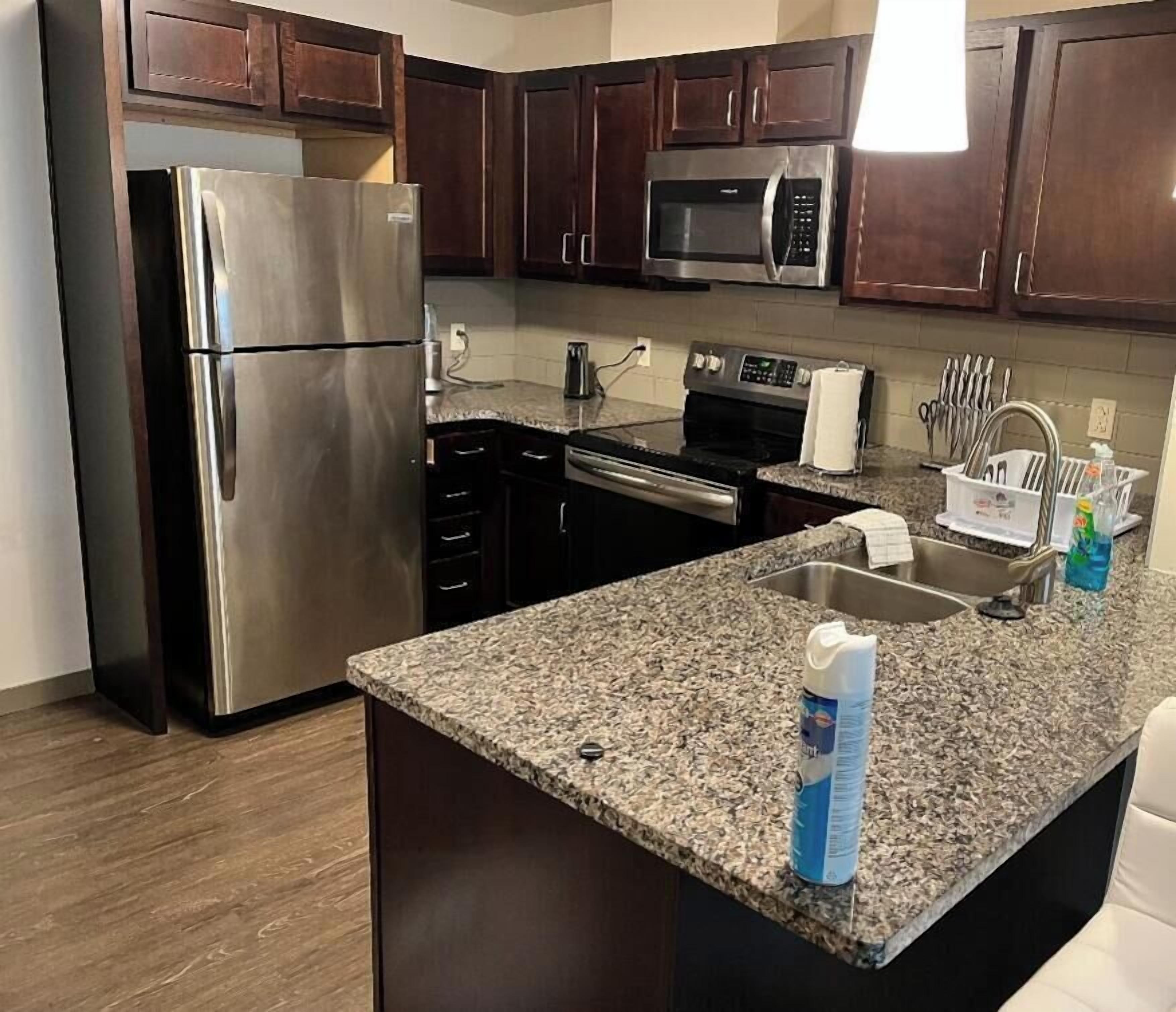 Microwave, dishwasher, cookware/dishes/utensils