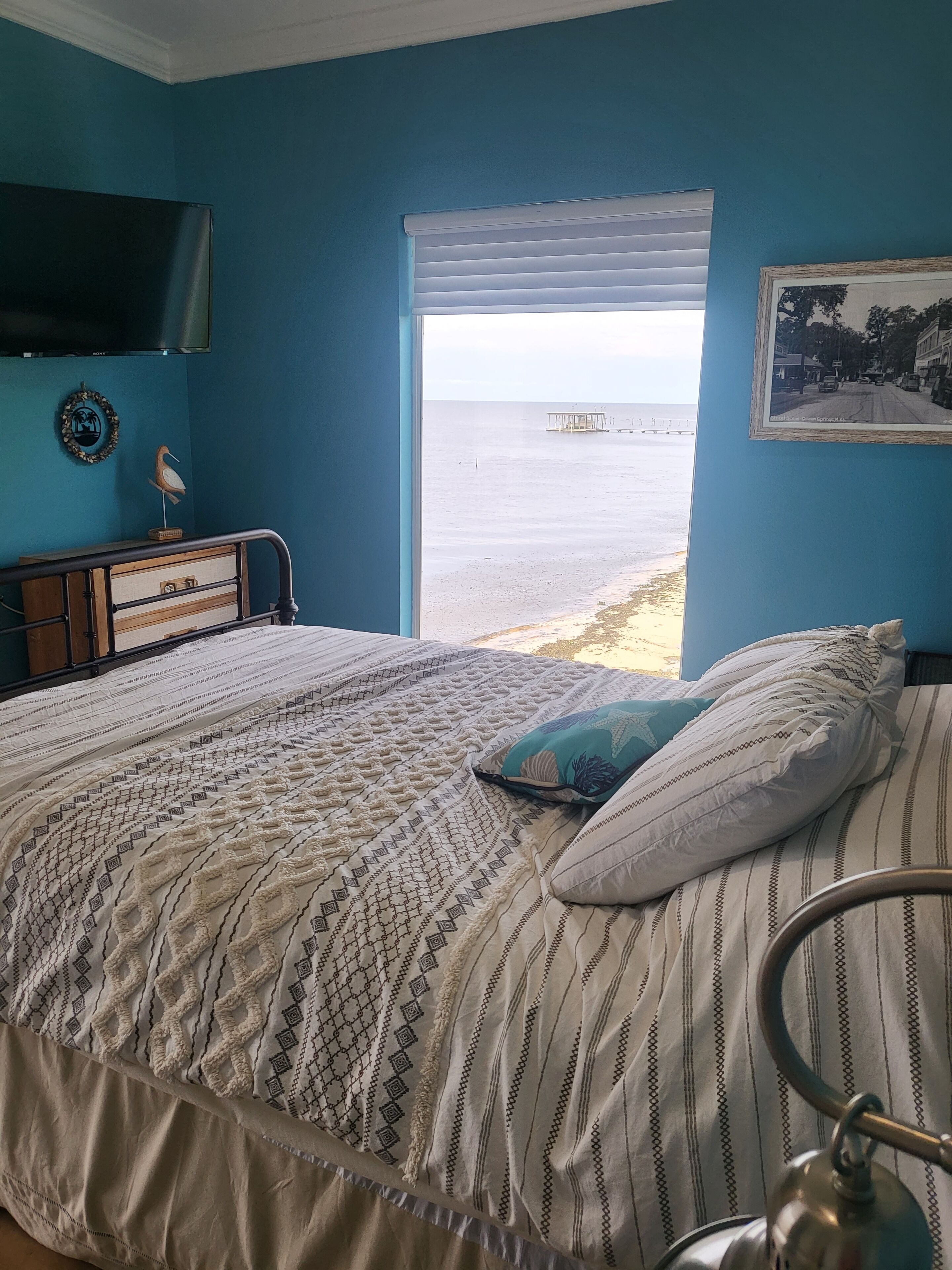 Welcome to the Little Sandpiper Beach House with your Private Beach